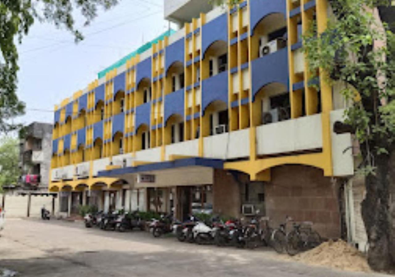 Hotel Mayur Restaurant Chandrapur Exteriör bild