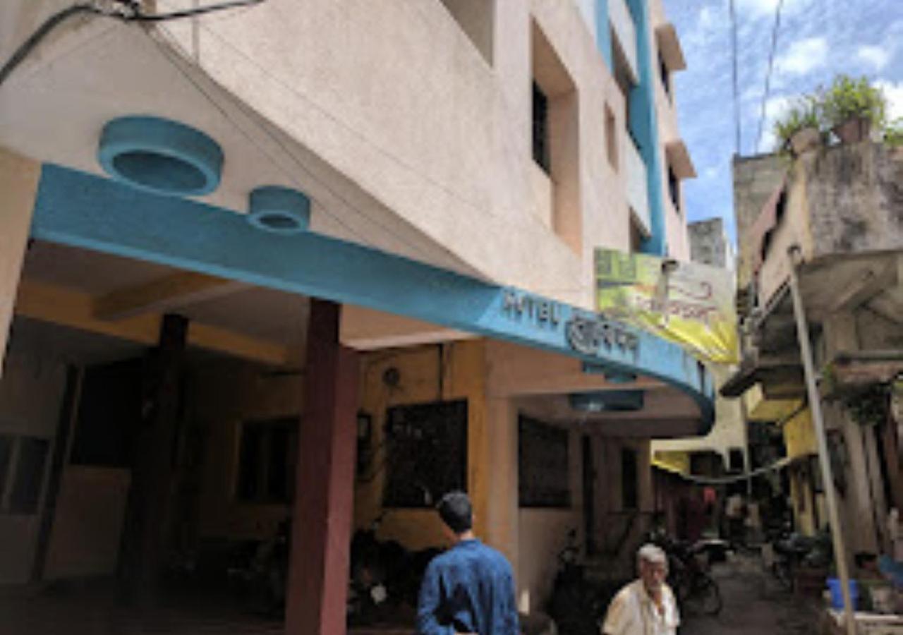 Hotel Mayur Restaurant Chandrapur Exteriör bild